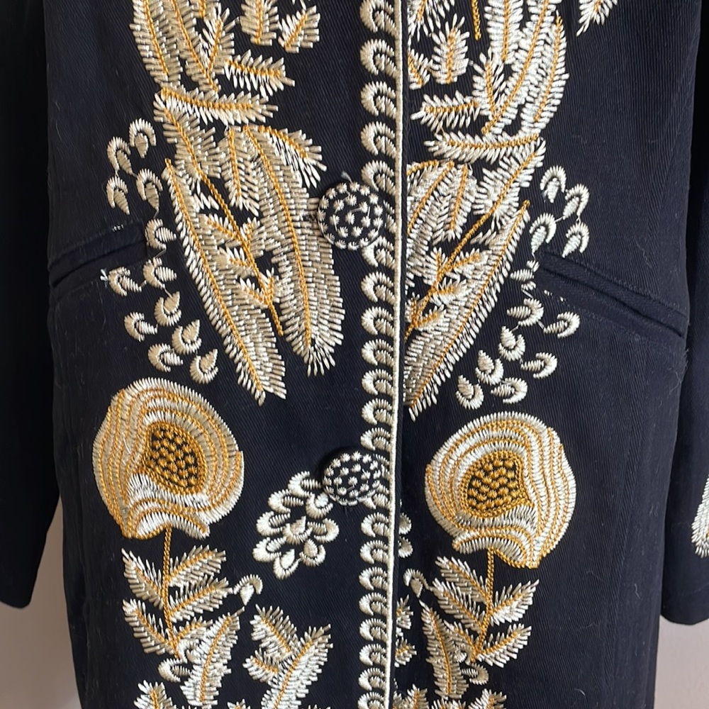 Embroidered Jacket Golden - Picture 4 of 15
